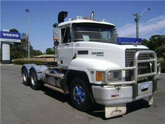 Mack Fleetliner