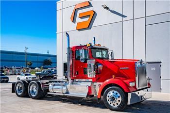 Kenworth W 900