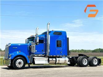 Kenworth W 900