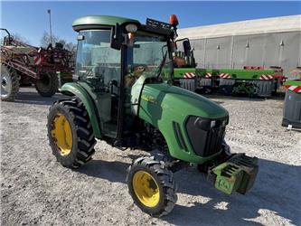 John Deere 3520