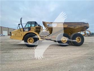 CAT 740B