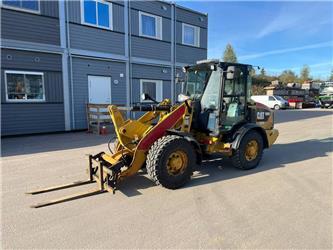 CAT CAT 906M