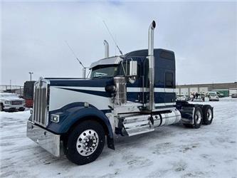 Kenworth W900L