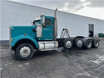 Kenworth W 900