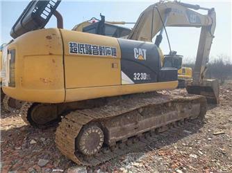 CAT 323D2