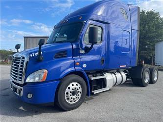 Freightliner Cascadia 113