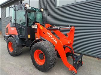 Kubota r082