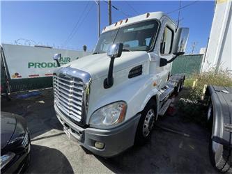 Freightliner CA113