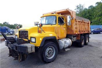 Mack RD688S