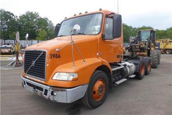 Volvo VNM64T