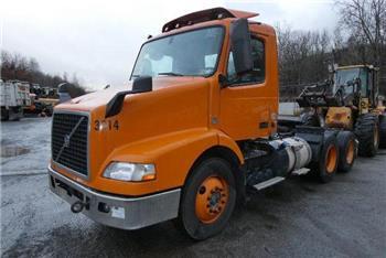 Volvo VNM64T