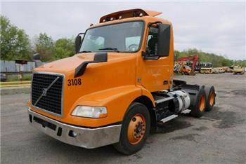 Volvo VNM64T