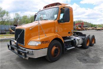 Volvo VNM64T