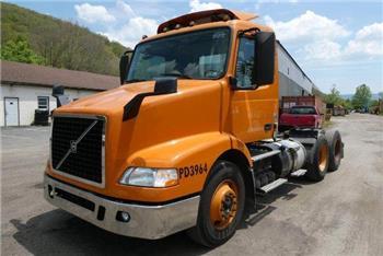 Volvo VNM64T