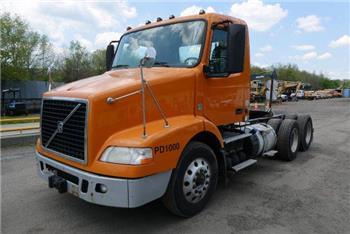 Volvo VNM64T