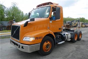 Volvo VNM64T