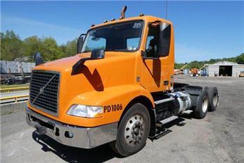 Volvo VNM64T