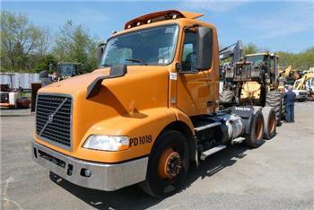 Volvo VNM64T