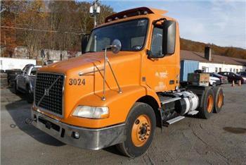 Volvo VNM64T