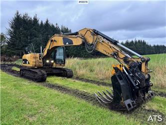 CAT 323D