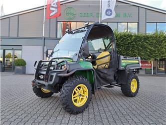 John Deere Gator