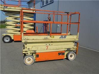 JLG 2033 E