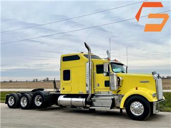 Kenworth W 900