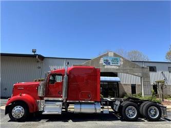 Kenworth W900L