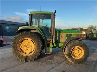 John Deere 6800