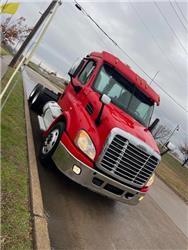 Freightliner Cascadia 113