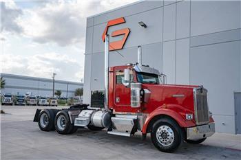 Kenworth W 900