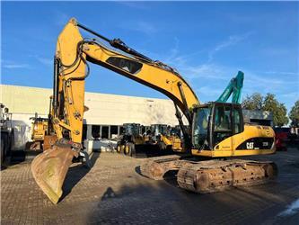 CAT 323D