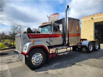 Mack RWS788LST Superliner