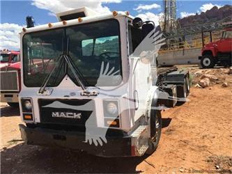 Mack MR6855