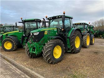 John Deere 6215R