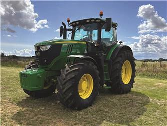 John Deere 6215R