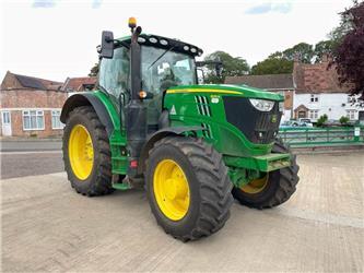 John Deere 6215R