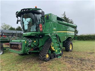 John Deere S790