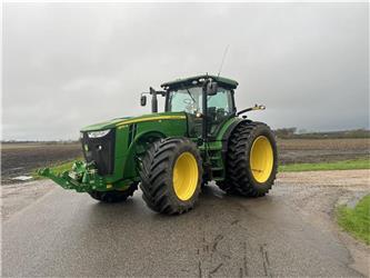 John Deere 8310R