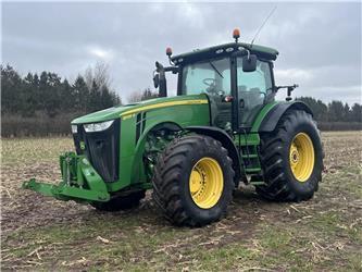 John Deere 8335R