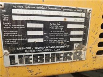 Liebherr A904C