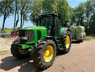 John Deere 6520