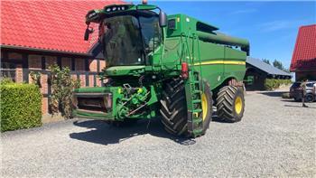 John Deere S670I