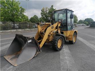 CAT 904B