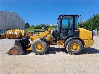 CAT 906M