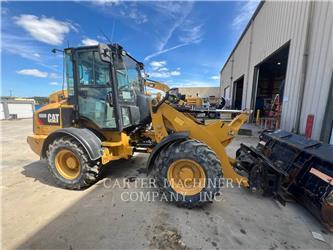 CAT 908M