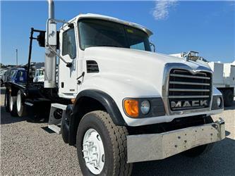 Mack GRANITE CV713