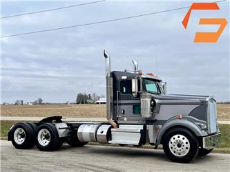 Kenworth W 900