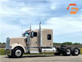 Kenworth W 900