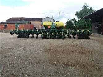 John Deere 1790